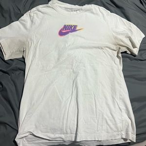 Men’s Nike T-Shirt Size Medium